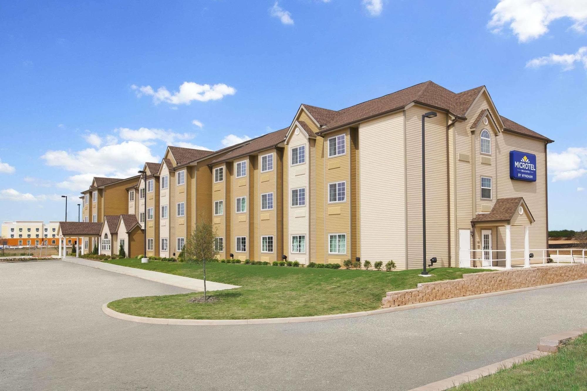 Microtel Inn & Suites Cotulla Eksteriør bilde